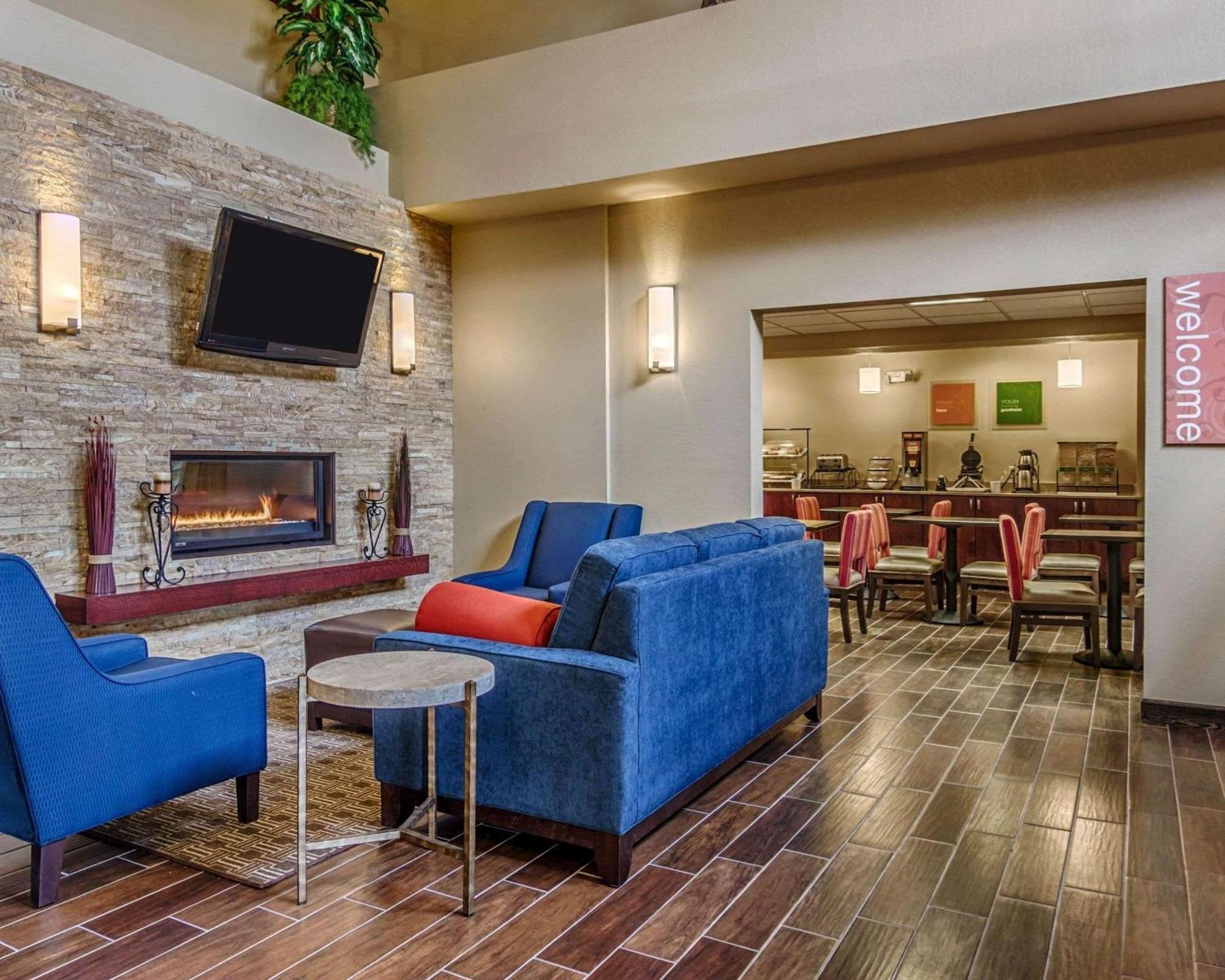 Comfort Inn&Suites Grafton-Cedarburg Eksteriør bilde