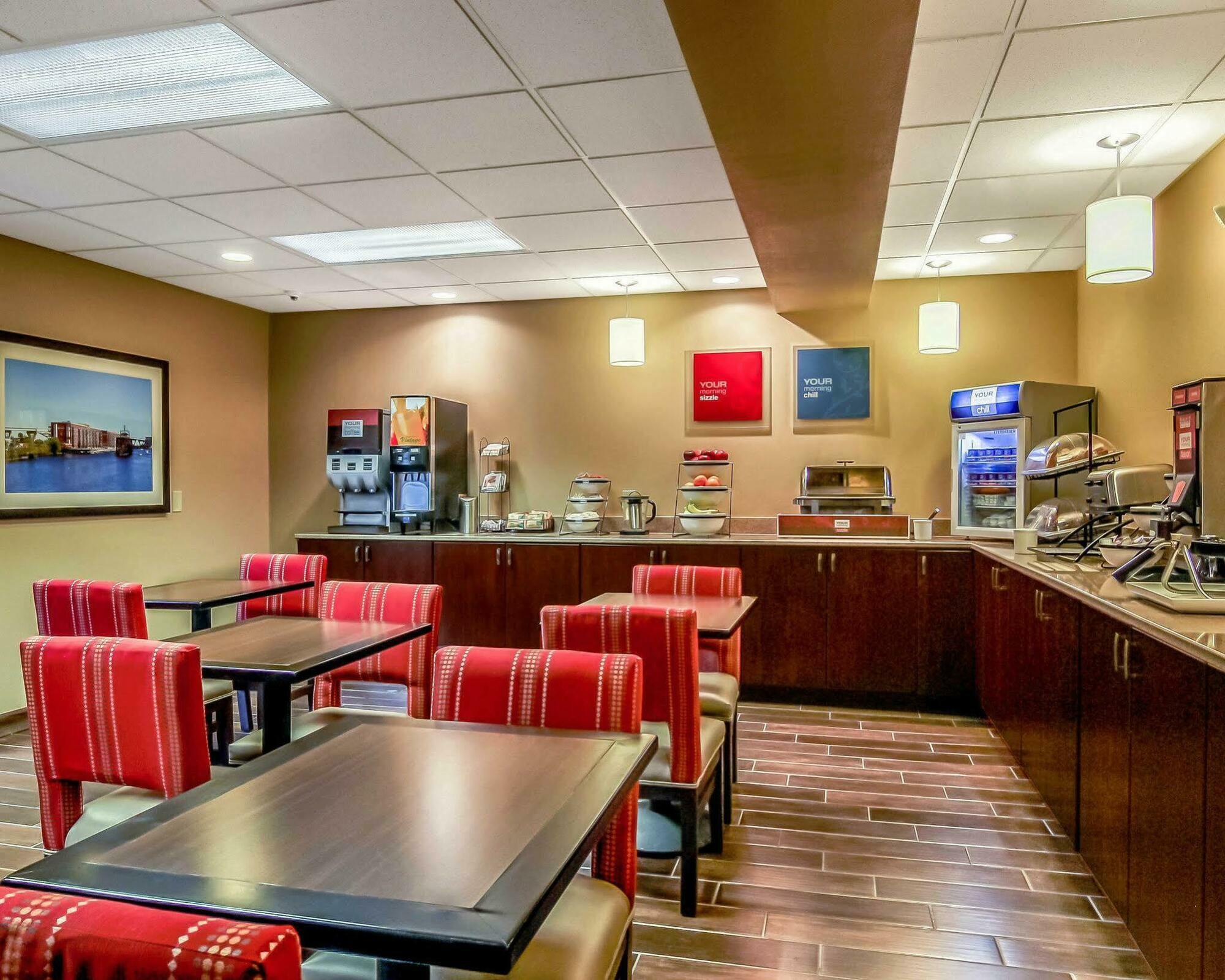 Comfort Inn&Suites Grafton-Cedarburg Eksteriør bilde