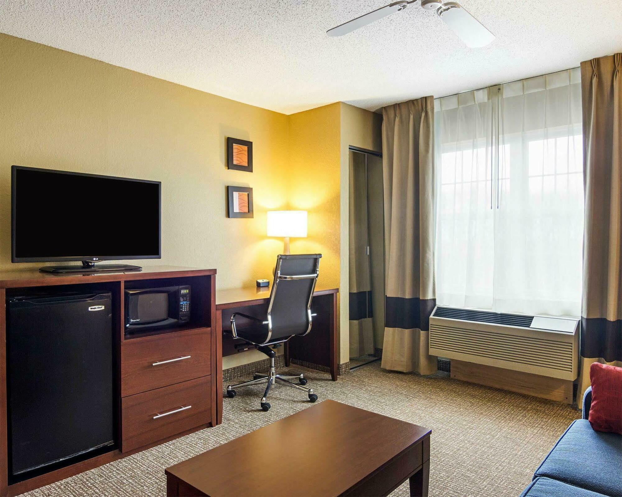 Comfort Inn&Suites Grafton-Cedarburg Eksteriør bilde